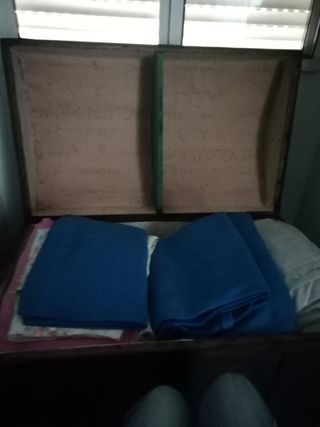 Baúl de madera antiguo