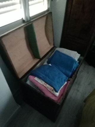 Baúl de madera antiguo