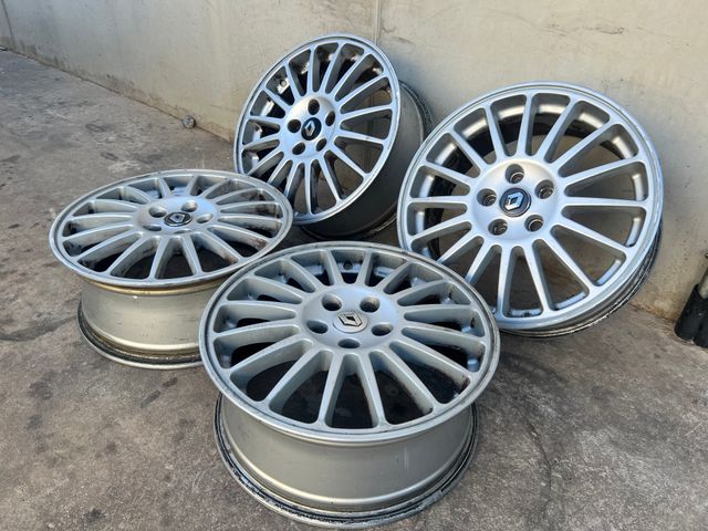 Juego llantas 17 p orig OZ SUPER TURISMO RENAULT