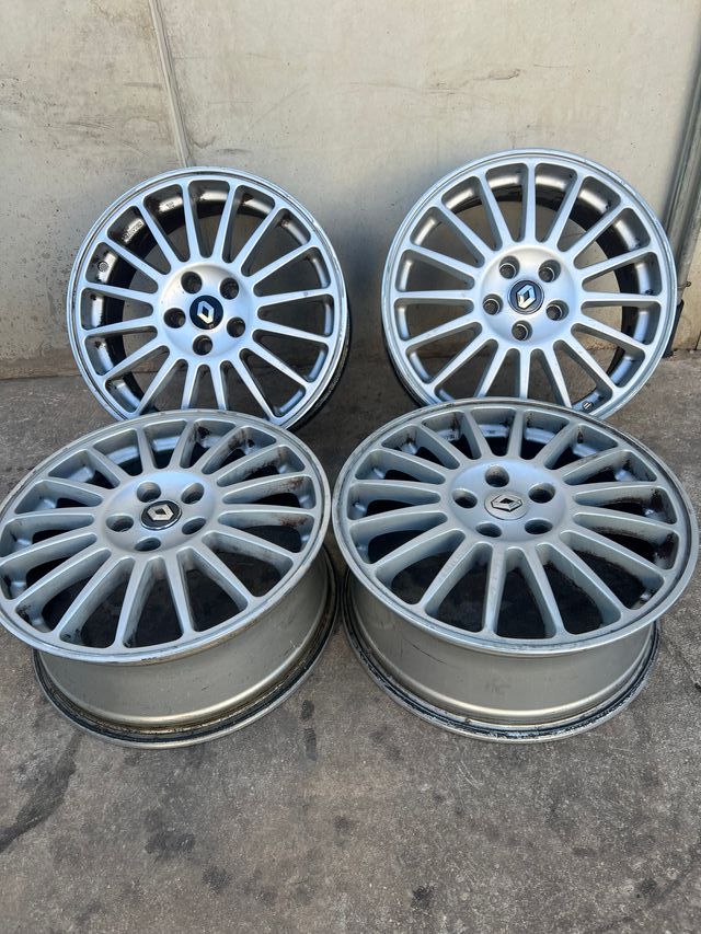 Juego llantas 17 p orig OZ SUPER TURISMO RENAULT