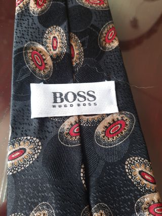 Corbata Hugo Boss seda.