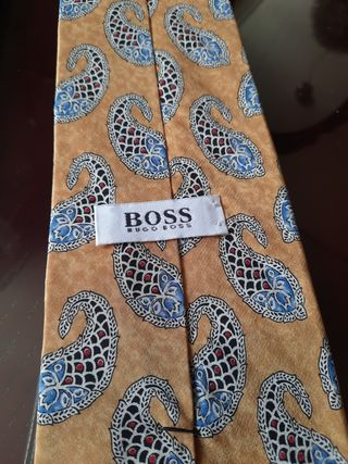 Corbata Hugo Boss seda.