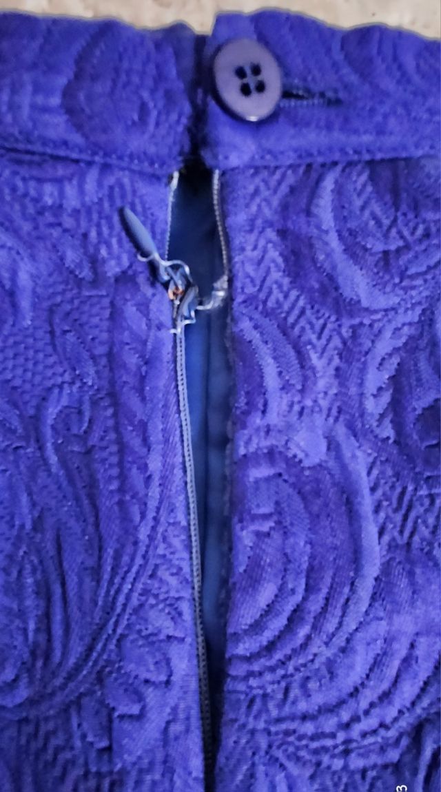 traje mujer + camisa.