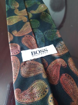 Corbata Boss seda.