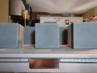 Sony DVD 5.1 con sus altavoces 