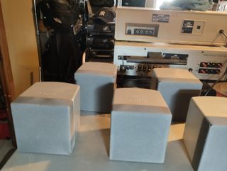 Sony DVD 5.1 con sus altavoces 