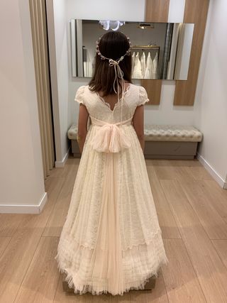 Vestido comunión de encaje con zapatos como nuevo.