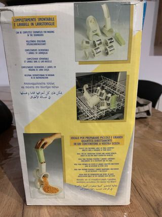 Rallador Eléctrico de Verduras Saladino Ariete