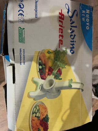Rallador Eléctrico de Verduras Saladino Ariete