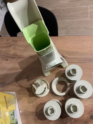 Rallador Eléctrico de Verduras Saladino Ariete