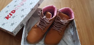 Vendo botines para niña 