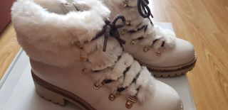 Vendo botines blancos 