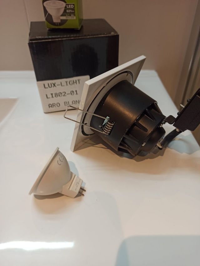 ojo de buey con bombilla led 7w 3000k