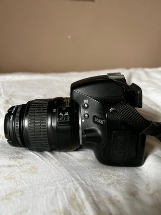 Cámara Nikon D5100 + Objetivo Nikon DX 18-55 mm