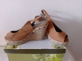 sandalias de cuña talla 37, muy buen estado.