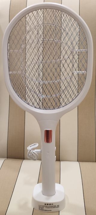 Raqueta matamoscas electrónica