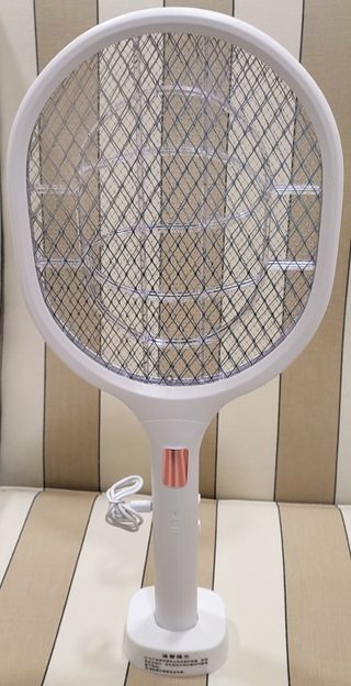 Raqueta matamoscas electrónica