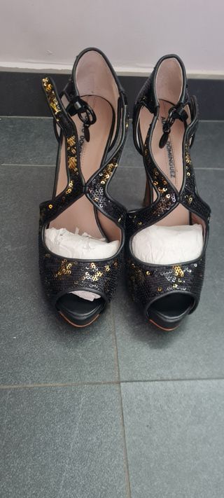 Sandalias de tacón de Adolfo Dominguez