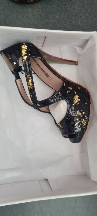 Sandalias de tacón de Adolfo Dominguez