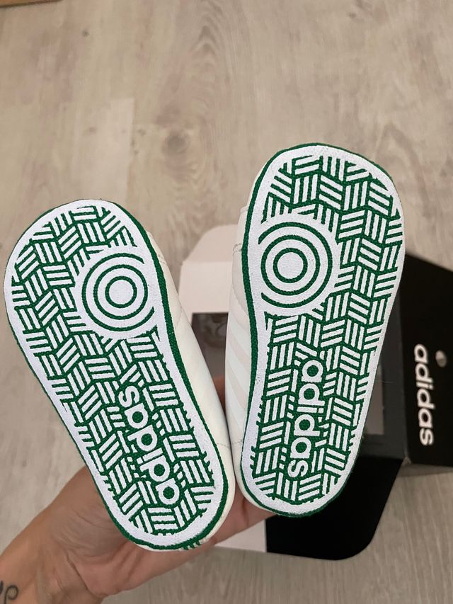 Zapatilla bebe adidas talla 18