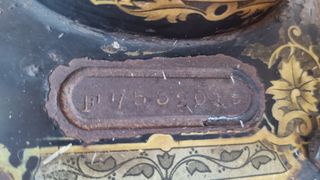 Maquina de coser SINGER muy antigua F753201