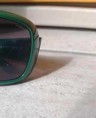 Occhiali da sole Hello Kitty verdi e rosa