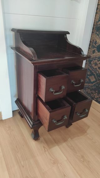 Sinfonier y Mesita auxiliar estilo oriental