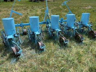 SEMBRADORA DE GIRASOL MECÁNICA DE 5 BOTAS