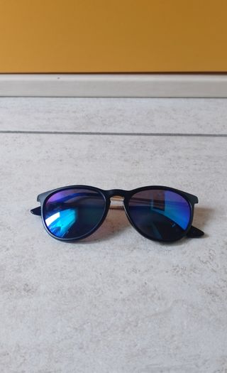 Occhiali da sole in metallo con lenti a specchio