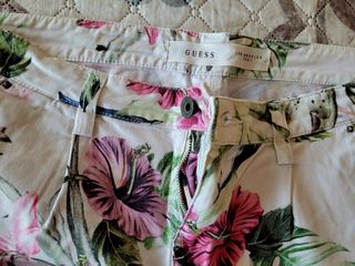 Lote ropa chica marca Guess y Berska. 