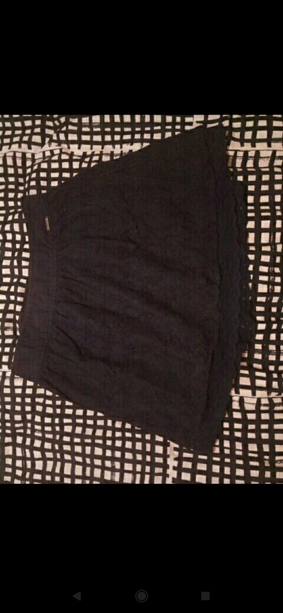 Falda Stradivarius con bordado