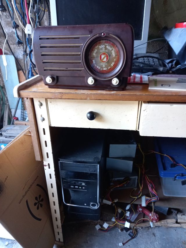 Radio antigua de lamparas de segunda mano por 35 EUR en PalauSolita I