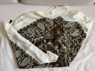 Pañuelo estampado marca PIECES