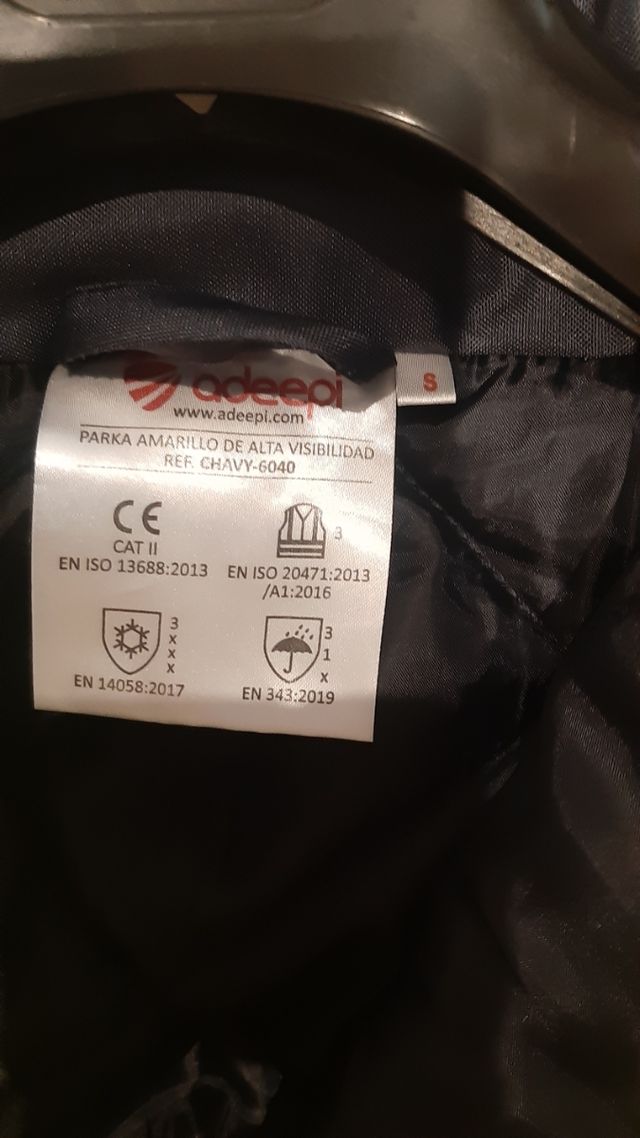 chaqueta/chubasquero color amarillo!