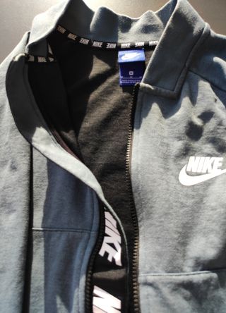 Sudadera sin capucha y con cremallera. T-M