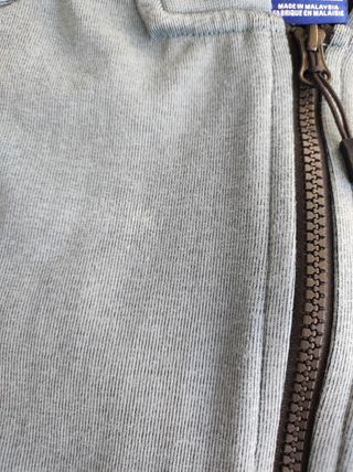 Sudadera sin capucha y con cremallera. T-M