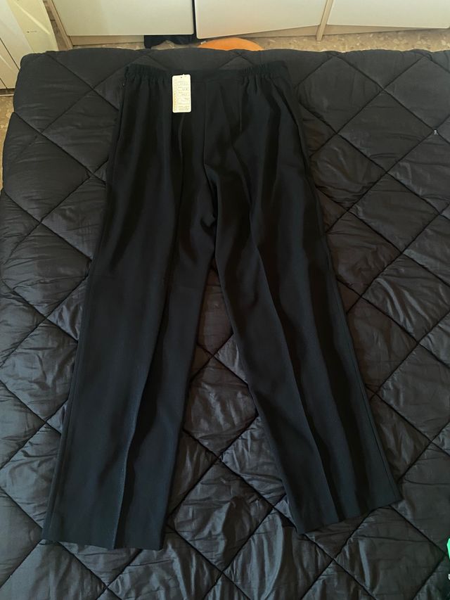 Pantalone con pinzette