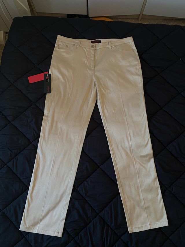 Pantalone con pinzette