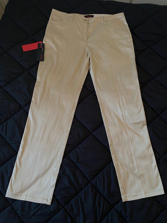 Pantalone con pinzette