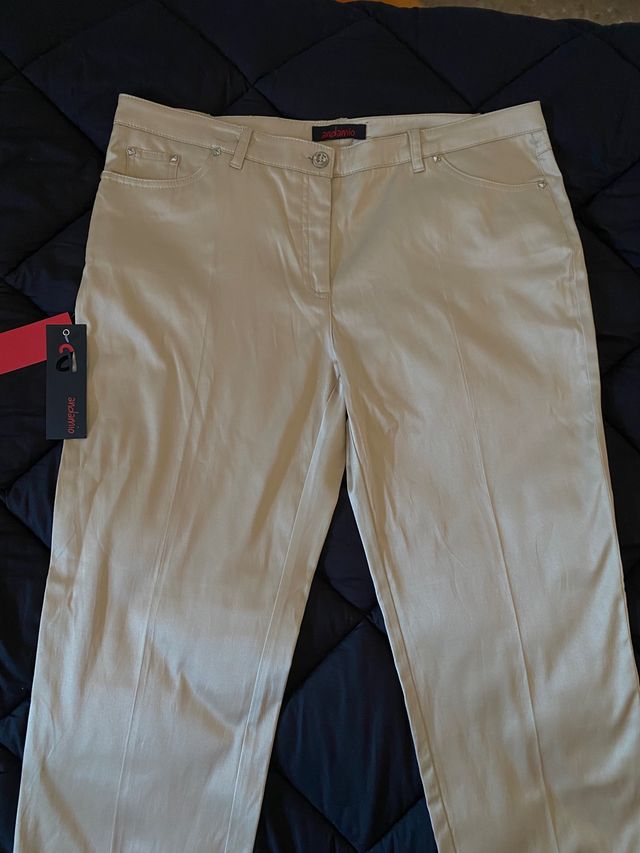 Pantalone con pinzette