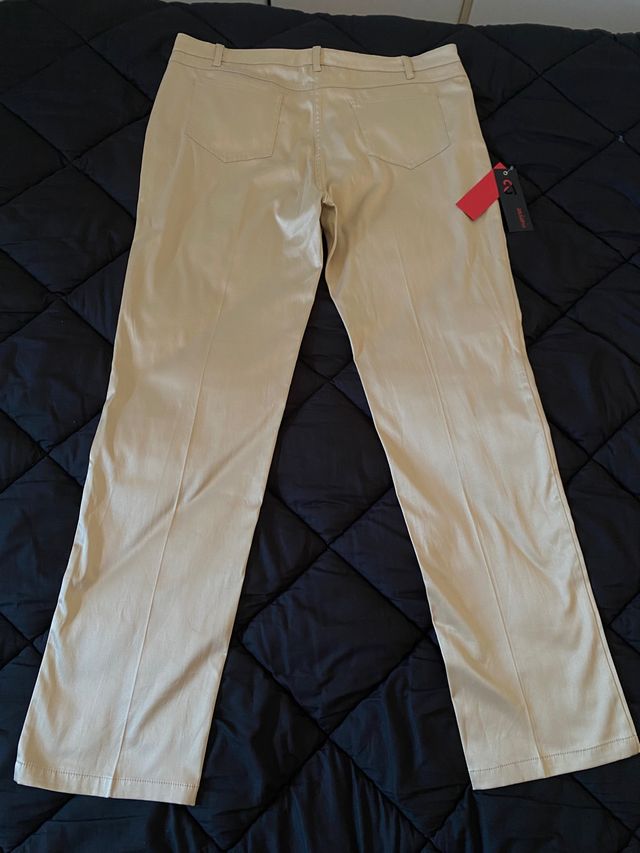 Pantalone con pinzette