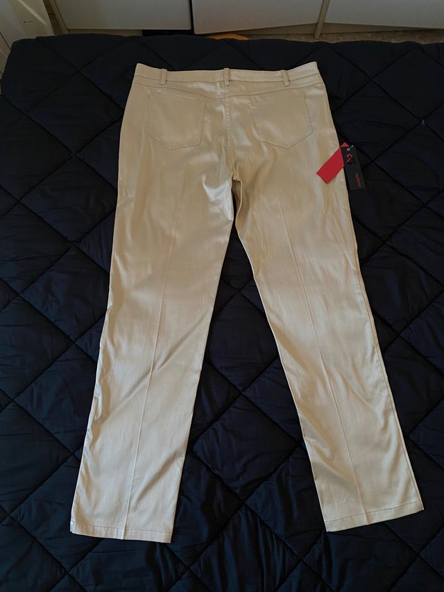 Pantalone con pinzette