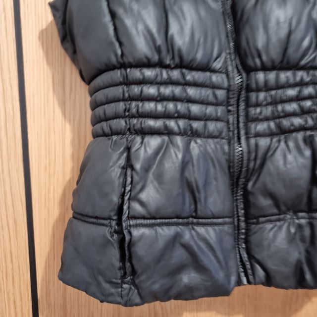 Chaleco negro niñs.