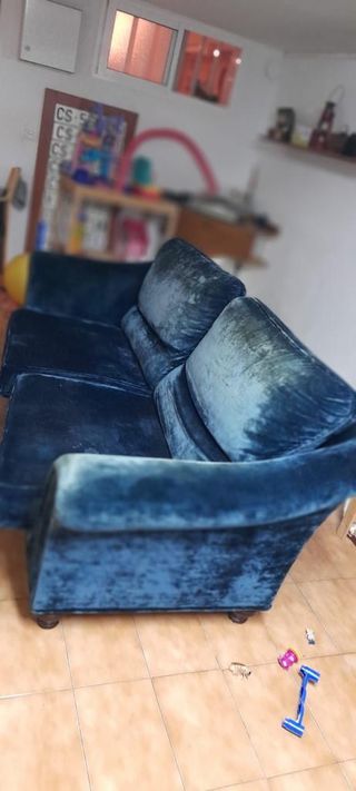 Sofá de tres plazas