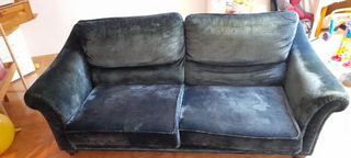 Sofá de tres plazas