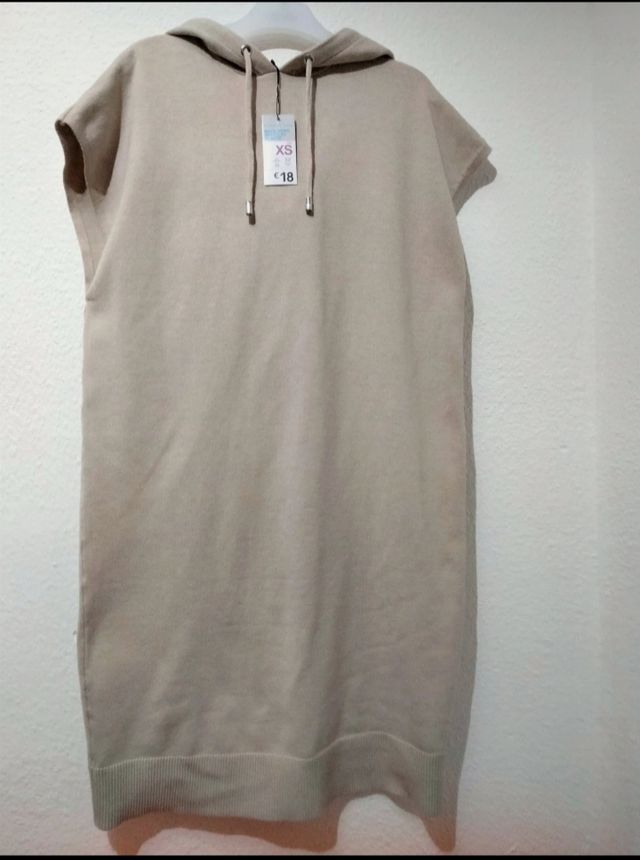 Vestido con capucha Primark
