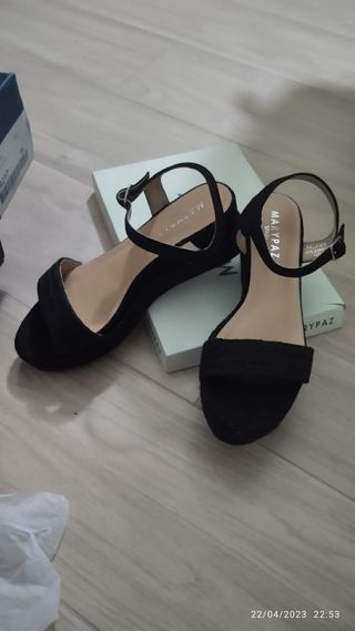 Dos pares de zapatos