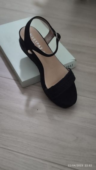 Dos pares de zapatos