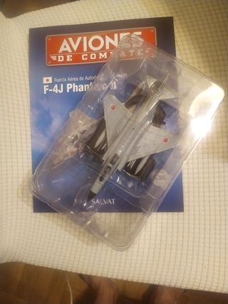 maqueta avión de combate F-4J
