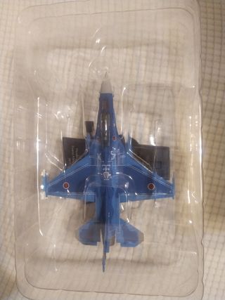 maqueta de avión F-2B